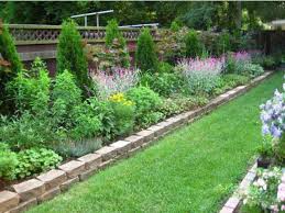 Très bien mais un peu cher pas rapport à la concurrence et je souhaite le même peint couleur marron. Fabrication De Bordures De Jardin Decouvrez 30 Bonnes Idees