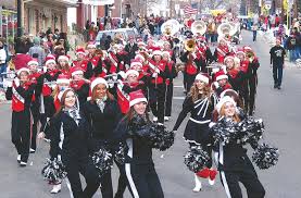 Big crowds turn out for Carrollton Christmas parade