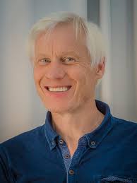 Amazon.com: Older Yet Faster: The Secret to Running Fast and Injury Free  eBook : Bateman, Keith, Jones, Heidi, Knott, Ainsley, Van Den Borre, An,  Greaves, Stuart: Kindle Store