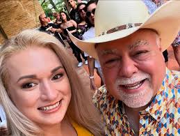 NIOSA is a wrap. Thomas Guevara made it into another selfie with the girls…  @im.that.lulu @imthatfrench @fun_fit_foodie__ . Always love hanging out  with my best friend in the whole wide world @jose.choche86 .