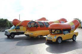 The wienermobile had been on display at the casa munras hotel & spa in monterey earlier in the day before it was photo: Ltl Link Yummy And Food Truck The Three Different Sizes Of Wienermobiles Pics
