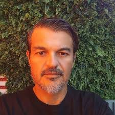 Boa tarde! As vezes, precisamos apenas de uma ferramenta bem simples, como  um canivete, para nos auxiliar em um mapeamento geológico-geotécnico  expedito em taludes de obras de…