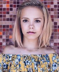 Carre Plongeant Petite Fille Pour Vous Epargner Les Seanses De Demelage En 2020 Avec Images Coupe Cheveux Fillette Coupe De Cheveux Ado Coupe De Cheveux Enfant