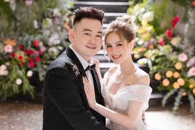 Vũ phương anh sinh ngày 4 tháng 6 năm 1995 tại hà nội. Showbiz Viá»‡t Sáº¯p Co Sieu Ä'am CÆ°á»›i Chá»‹ Dau 2k2 Cá»§a Diá»‡p Lam Anh Máº·c Vay CÆ°á»›i HÆ¡n Ná»­a Tá»·