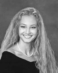 Ana Beaty's Instagram, Twitter & Facebook