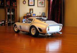 This allmetal model is a sincere tribute to the legendary ferrari 500 f2, the world championship car of 1953. Review Cmc Ferrari 250 Gto Silver Diecastsociety Com