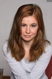 Interviews schedules have a standardized format which means the same questions are asked to each interviewee in the same order (see fig. Josefine Preuss Red Hair Woman Red Haired Beauty Redheads