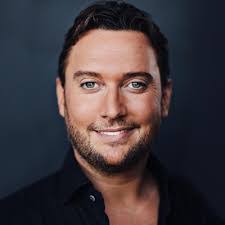 Jeffrey Pol's Instagram, Twitter & Facebook