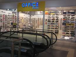 Underground parking with 500 spots. Locatii Magazin Online De Incaltaminte Multibrand