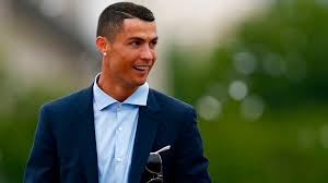 He named him after himself. Cristiano Ronaldo Susses Familien Selfie Zum Geburtstag Seiner Zwillinge Eva Und Matteo