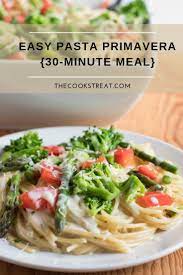 This Pasta Primavera Is Loaded With Colorful Veggies And Topped With Delicious Creamy Sauce Super Adaptable Wi Easy Pasta Primavera Pasta Primavera Easy Pasta