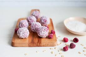 Boules Dejeuner Framboise Et Noix De Coco Energy Breakfast Raspberry Breakfast Food