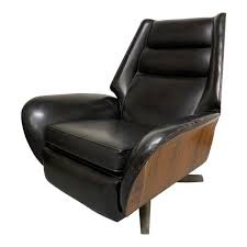 The barcalounger presidential recliner is a compact and commanding high quality chair. 1960s Vintage Raymond Loewy For Barcalounger Reclining Lounge Chair Vintage Leather Armchair Lounge Chair Recliner
