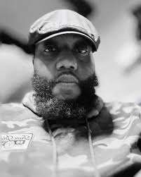 Sitting here in the room my aunt...