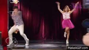 Vous pouvez,dès maintenant,regarder votre série favorite en ligne et en direct sans délimit. Violetta Saison 2 Destinada A Brillar Danse Episode 70 Exclusivite Disney Channel On Make A Gif