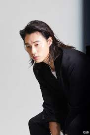 Nevertheless, the south korean actor is specially known for his unique sense of fashion and his adorable character. Pin Oleh We Are K Pop Di Actor ë¥˜ì¤€ì—´ Aktor