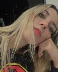 Mayra Benavides's Instagram, Twitter & Facebook