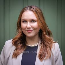 Sharing some recent headshots of some young, beautiful professionals I shot  in Bryant Park, NYC