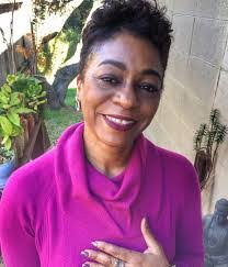 Leah Diamond's Instagram, Twitter & Facebook