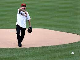Fauci is not a baseball player. Dr Anthony Fauci Gets Roasted After Throwing Out First Pitch Video Mlb
