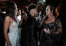 Campanha C A Dia Dos Namorados 2018 Sao Paulo Brazil April 13 Bruna Marquezine Neymar Jr And Nadine Goncalves Attend The 2018 Amfar Gala Sao Paulo At The Marquezine Marquezine Neymar Neymar
