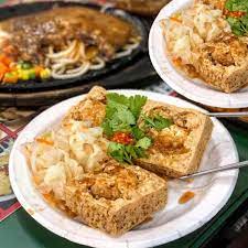 Dia akan senaraikan tempat pasar malam, hari pasar malam dan tarikh temuduga. Berburu Makanan Pasar Malam Bersama Pencinta Kuliner Lokal Taiwan Tourism