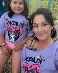 Holly Rivera's Instagram, Twitter & Facebook