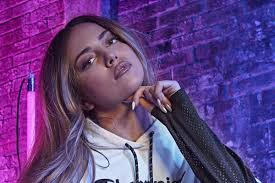 Ana mena revoluciona el panorama musical y éxito como se iluminaba la han elevado casi a la categoría de diva en países como italia. Chi E Ana Mena La Cantante Spagnola Che Ha Duettato Con Rocco Hunt