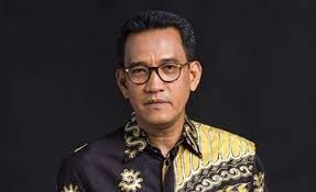 Refly harun 754.186 views4 months ago. Soal Ditangkapnya Djoko Tjandra Refly Harun Saya Minta Presiden Jokowi Perhatikan Penegakan Hukum Pikiran Rakyat Com