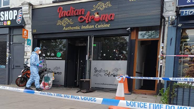 Teenagers convicted of Gants Hill restaurant arson attack - BBC News