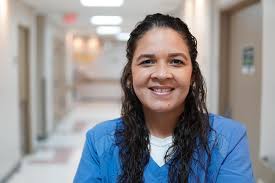 En caso de que te hospitalicen en nuestro 5to Piso A, Samarie, Juan,  Francheska, Wilfredo, Rosa, Mariane, Shakira y Lavinia son parte del  personal que te cuidarán como a sus seres más