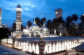 Setakat ini dahulu senarai tempat menarik di kuala lumpur yang sempat kami muatkan disini. 3 Masjid Di Kota Kuala Lumpur Malaysia Yang Bersejarah