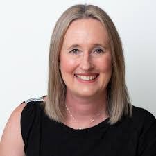 Holly Wardlaw's Instagram, Twitter & Facebook