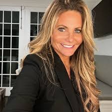 Tracy Dow's Instagram, Twitter & Facebook