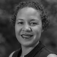 Jennifer Evans's Instagram, Twitter & Facebook