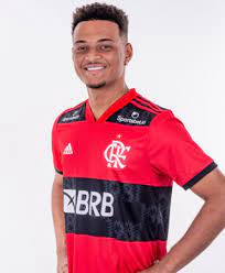 O início do carioca reservou a alguns jovens do flamengo e oportunidade de jogar e aparecer no profissional, e um dos que melhor aproveitou foi rodrigo muniz, de 19 anos. Rodrigo Muniz Carvalho Flamengo