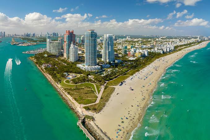 15 Best Beaches in Miami for White Sand, Aquamarine Surf and Amazing Vibes