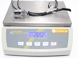 Formula fornisce i cura 4 con tubazione da 175cm da portare a misura secondo le proprie necessità per essere utilizzato come freno anteriore o posteriore e in base alle misure del telaio. Formula Scheibenbremse Cura 4 Silber Poliert 147 50