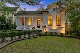 1111 W 9th St Austin Tx 78703 Mls Czdxc8 Zillow Austin Real Estate House Exterior Home