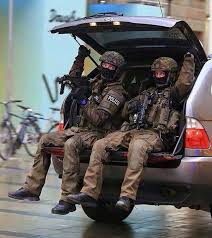 Polizei Save Those Thumbs Bucks W Free Shipping On This Magloader I Purchased Mine Http Www Amazon Polizei Sondereinsatzkrafte Spezialeinheiten