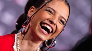 1Live Krone: Zwei Kronen für Newcomerin Nina Chuba