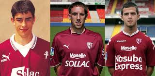 Les grenats (the maroons) alternate shirt is all white with black accenting. Old School Panini On Twitter World Class Players Under Fc Metz Kit