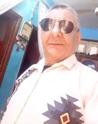 Hello I'm new here and I'm 46,single. Just testing the water to see what  pops up maybe I will be lucky this time to meet someone serious and honest.