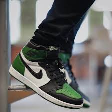 Black Pine Green White Jordan 1 Insidesneakers Air Jordan 1 Retro High Og Pine Green 555088 302 Air Jordans Sneakers Men Fashion Jordans Sneakers Outfit