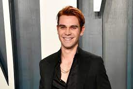 Kj apa and clara berry are about to become parents! Cmp2jloy Hcqdm