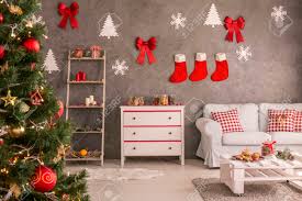 We did not find results for: Medias Rojas Y Decoraciones De Navidad En La Pared En El Salon Fotos Retratos Imagenes Y Fotografia De Archivo Libres De Derecho Image 66034403