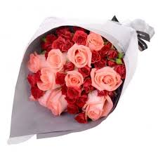 How Much You Are Missing Someone To Express Your Feelings The Peach Roses Are Perfect Gift Order These Flowers Fo Online Florist Mini Roses Flower Delivery