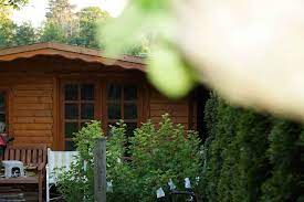 Will nicht im garten wohnen, dann seh ich meine nachbarn.! Flucht Vor Corona Darf Ich Im Schrebergarten Wohnen Rassi Warai