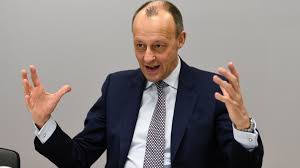 Allein bei blackrock verdiente merz zuletzt mindestens 125.000 euro pro jahr. Lobbycontrol Mit Friedrich Merz Bewirbt Sich Ein Top Lobbyist Um Den Parteivorsitz Rt De
