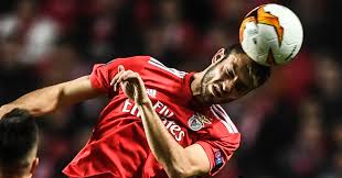 Jogador deve voltar a formar dupla. Gossip Liverpool To Break World Defender Record Again Football News